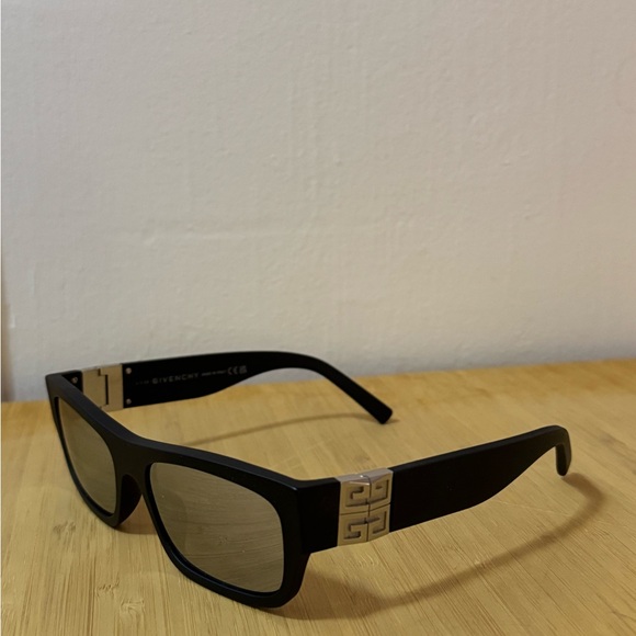 Givenchy Matte Black / Mirror Sunglasses GV400571 - Picture 2 of 6